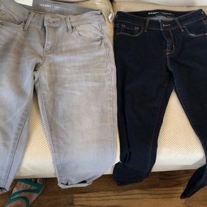 Size 2 Old navy jeans never worn.